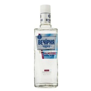 Degvīns Večirnaja Čarka na moloke 40% 0.5l